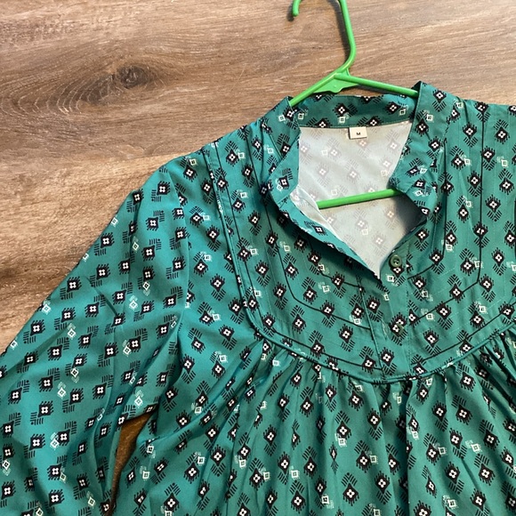 Flowy casual dress - Picture 2 of 3